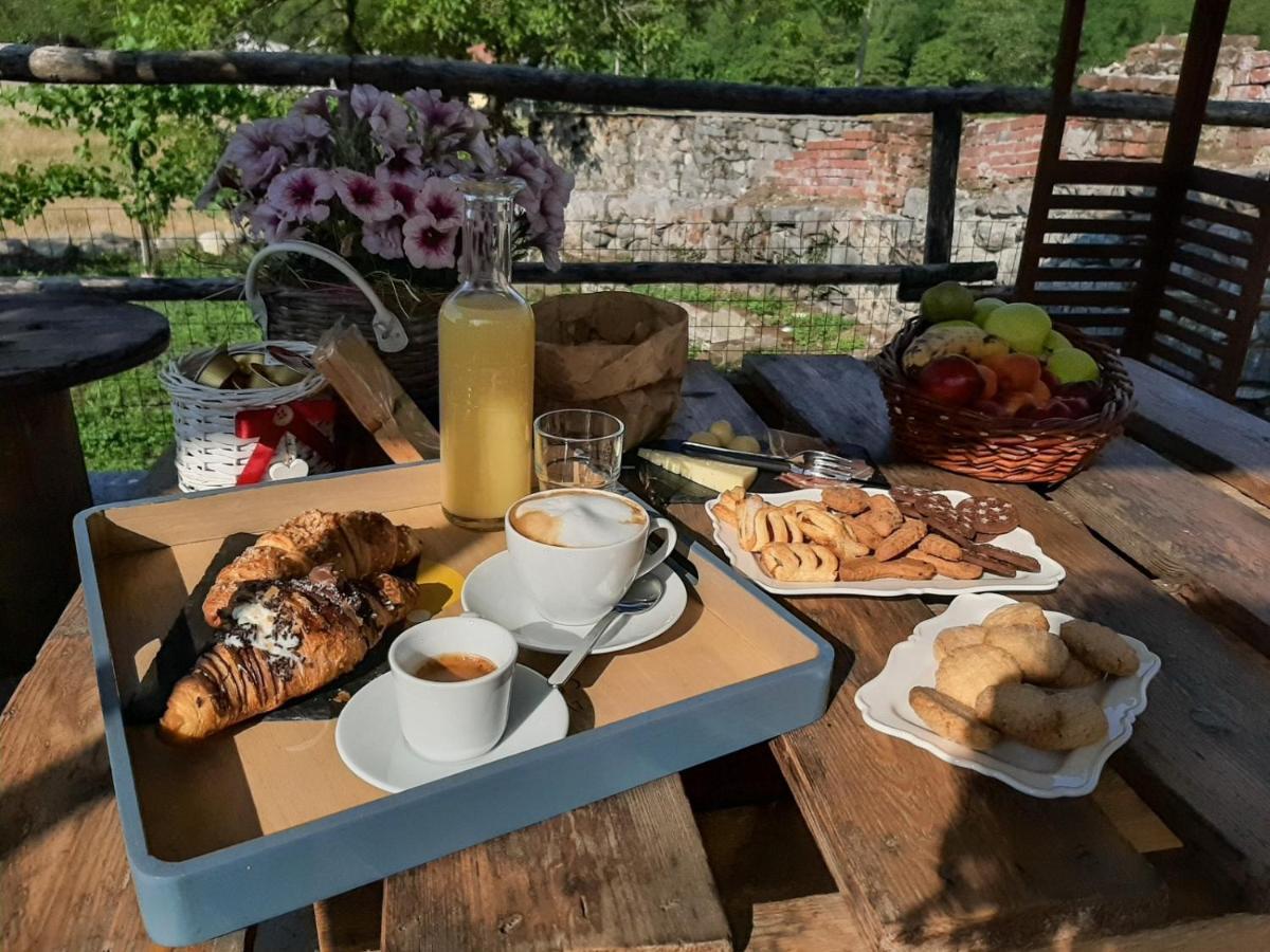 B&B Il Cortile Биелла Экстерьер фото
