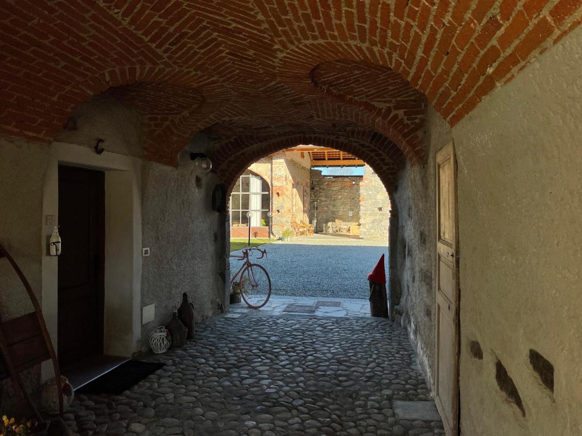 B&B Il Cortile Биелла Экстерьер фото