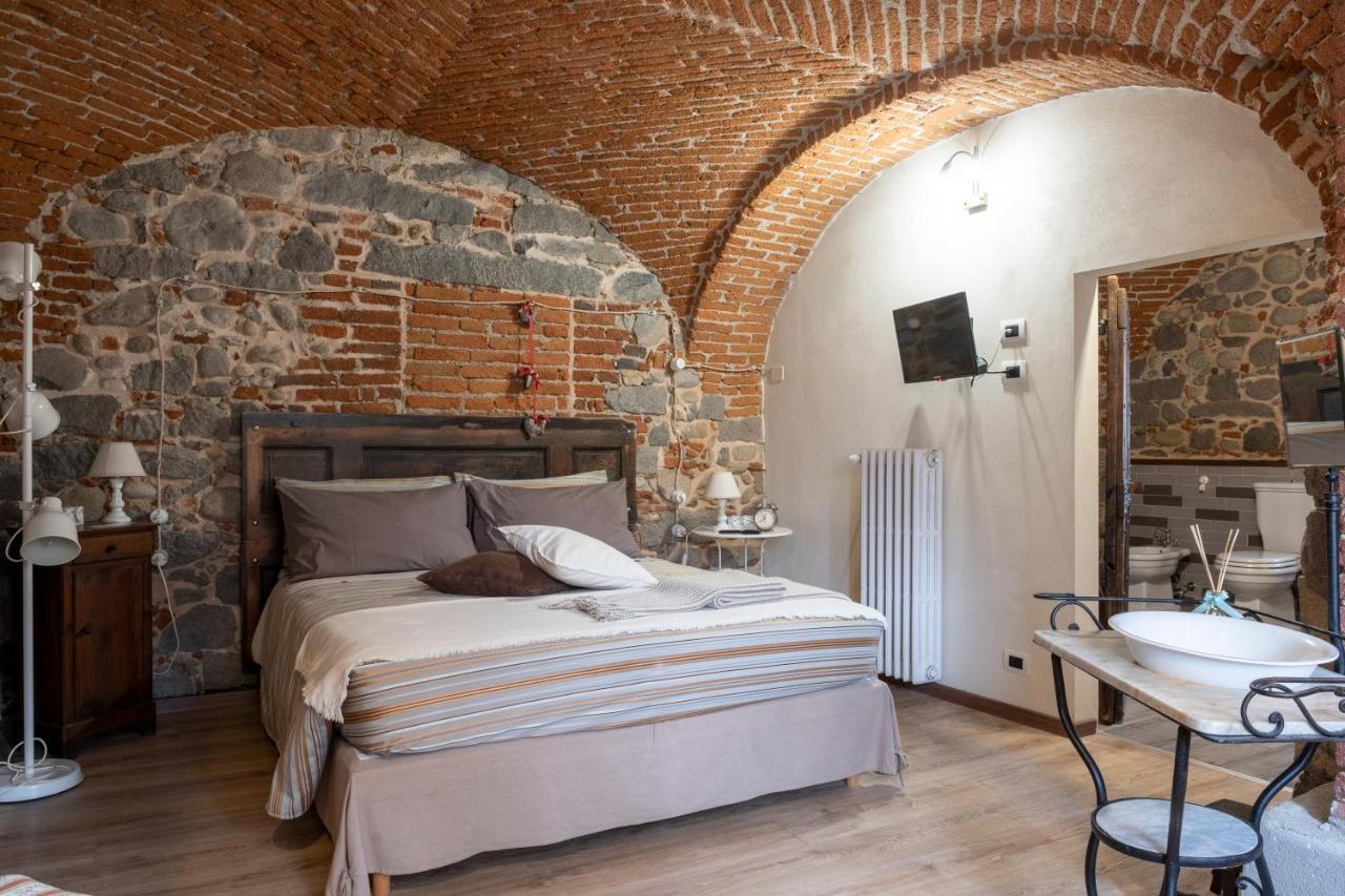 B&B Il Cortile Биелла Экстерьер фото