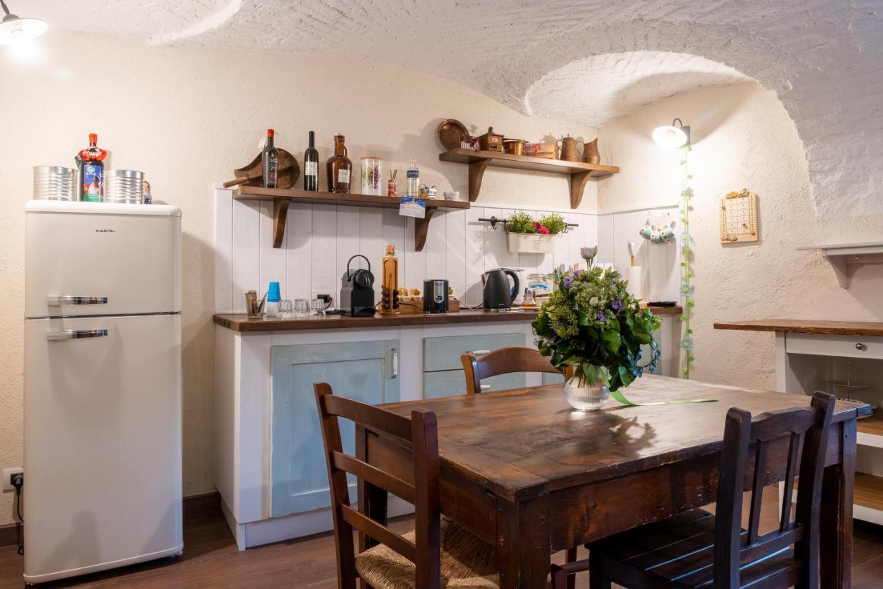 B&B Il Cortile Биелла Экстерьер фото