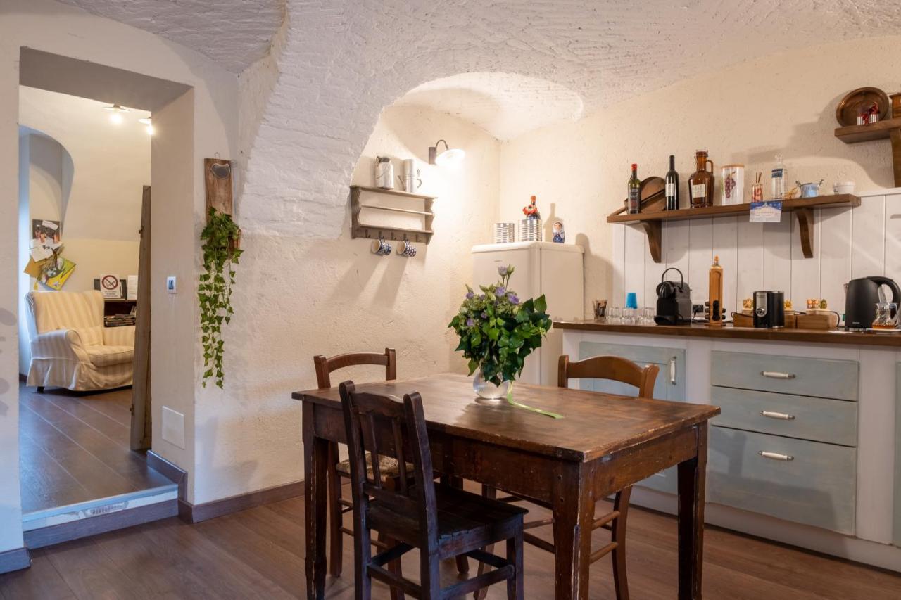 B&B Il Cortile Биелла Экстерьер фото