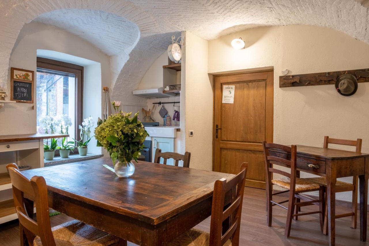 B&B Il Cortile Биелла Экстерьер фото